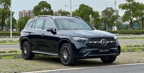 奔驰GLC销量下滑四成多？网友：外观难看，不降才怪！